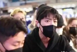 娱乐圈帅哥吃瓜,娱乐圈帅哥们的“吃瓜”盛宴