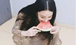 娱乐吃瓜酱衣服图片高清,娱乐吃瓜酱的时尚穿搭，潮流与个性的完美融合