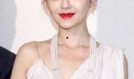 娱乐圈吃瓜喜剧女星是谁,揭秘“吃瓜喜剧女星”背后的故事